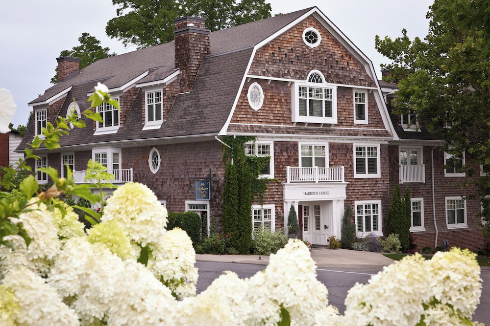 Hotel Harbour House