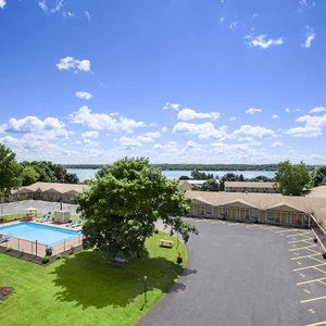 Hotel Super 8 By Wyndham Brockville cazare Athens
