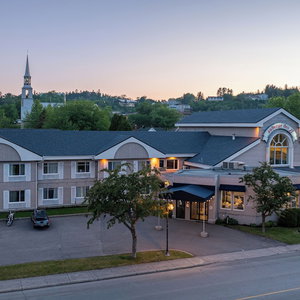Hotel Auberge Des 21 cazare Saguenay