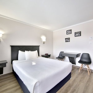 Hotel Motel Newstar Laval cazare Laval