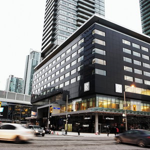 Hotel Le Germain Hotel Maple Leaf Square cazare Bay Street Corridor