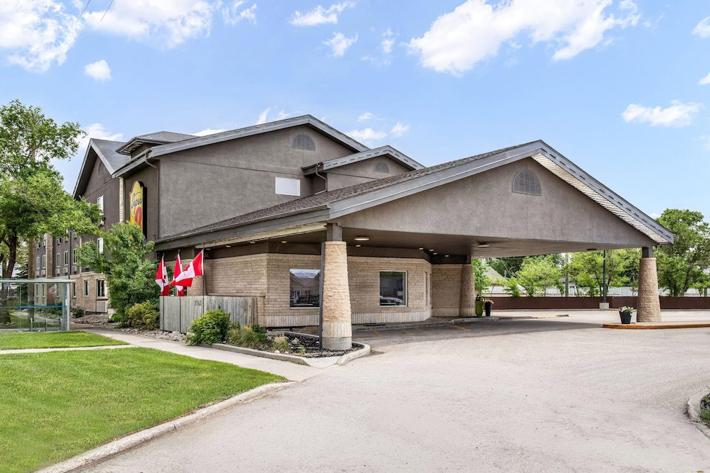 Hotel Super 8 By Wyndham Winnipeg West