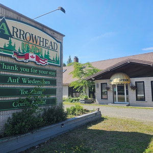 Hotel Arrowhead Inn By Baaman's cazare Huntsville
