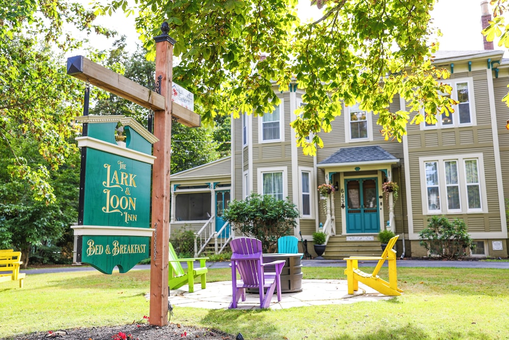 Hotel The Lark & Loon Inn