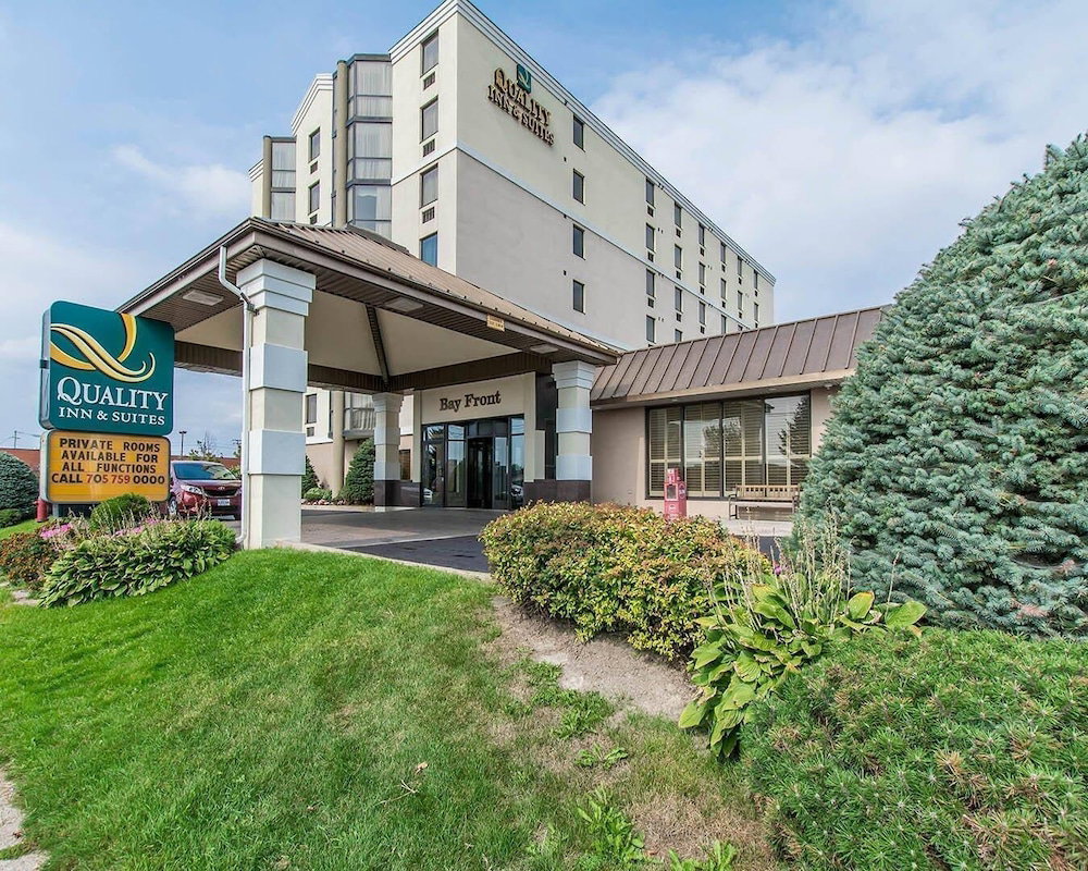 Hotel Quality Inn & Suites Bay Front