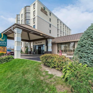 Hotel Quality Inn & Suites Bay Front cazare Sault Ste. Marie