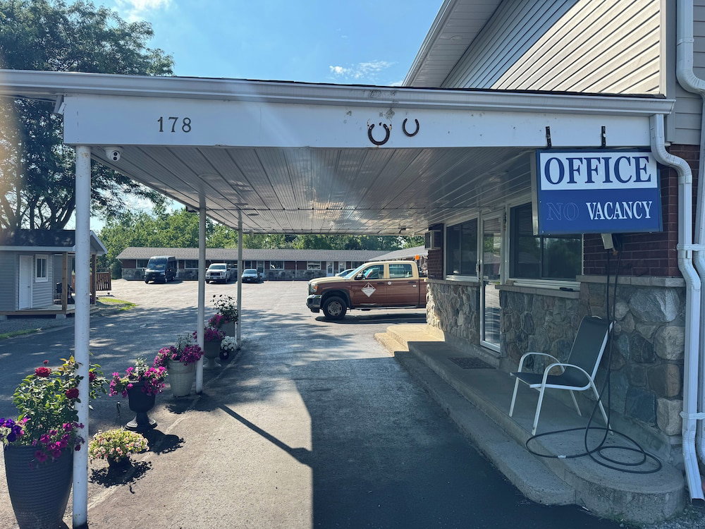Hotel Roger's Motel