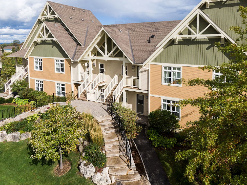 Hotel Rivergrass Condos