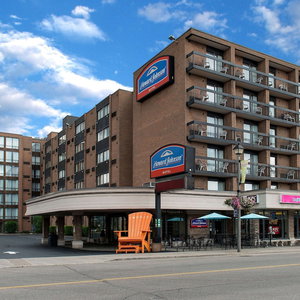 Hotel Howard Johnson Plaza By Wyndham By The Falls Niagara Falls cazare Niagara Falls