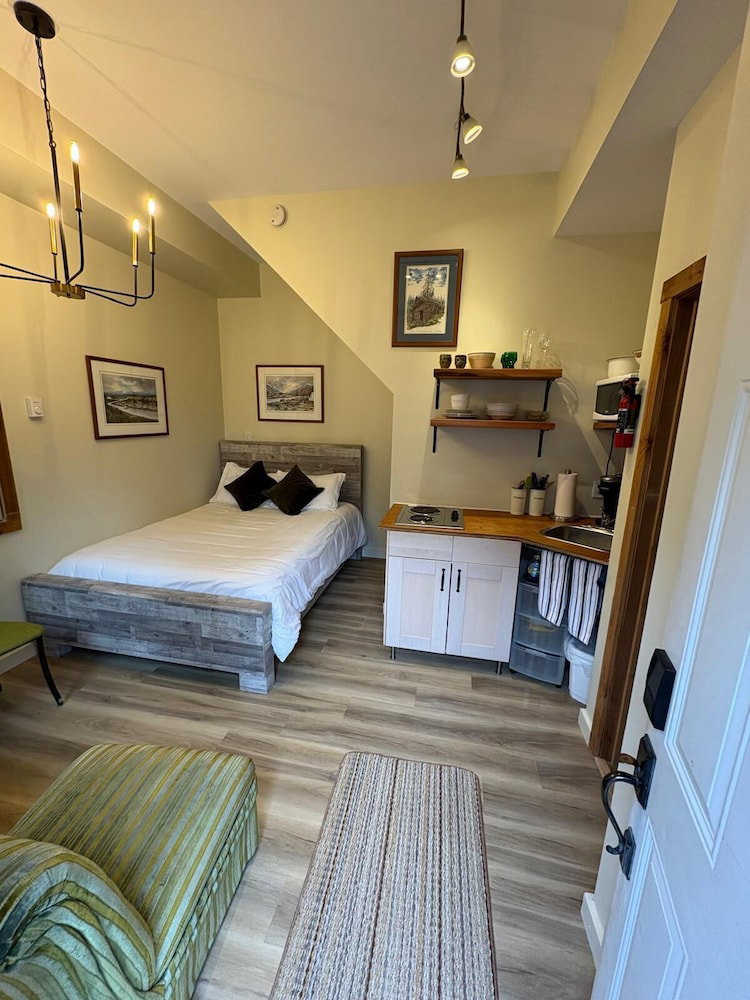 Hotel Downtown Whitehorse - Basekamp