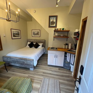 Hotel Downtown Whitehorse - Basekamp cazare Whitehorse