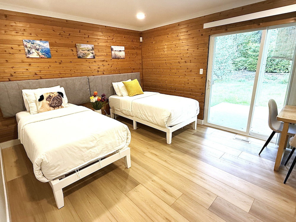 Hotel Vancouver Lake City Way Guesthouse