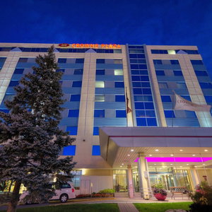 Hotel Armon Plaza Montreal Airport cazare Saint-Laurent