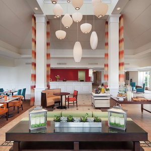 Hotel Hilton Garden Inn Montreal Airport cazare Saint-Laurent