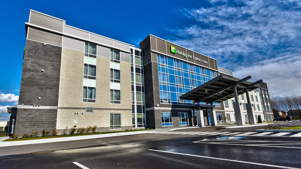 Hotel Holiday Inn Express & Suites Vaudreuil By Ihg