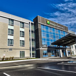 Hotel Holiday Inn Express & Suites Vaudreuil By Ihg cazare Vaudreuil-Dorion