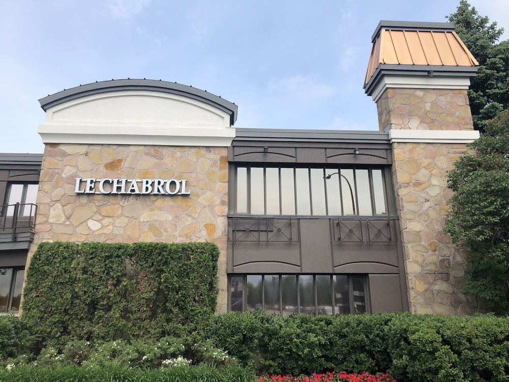Hotel Le Chabrol Hotel & Suites