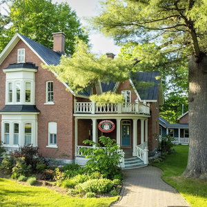 Hotel Manoir Sweetsburg cazare Cowansville