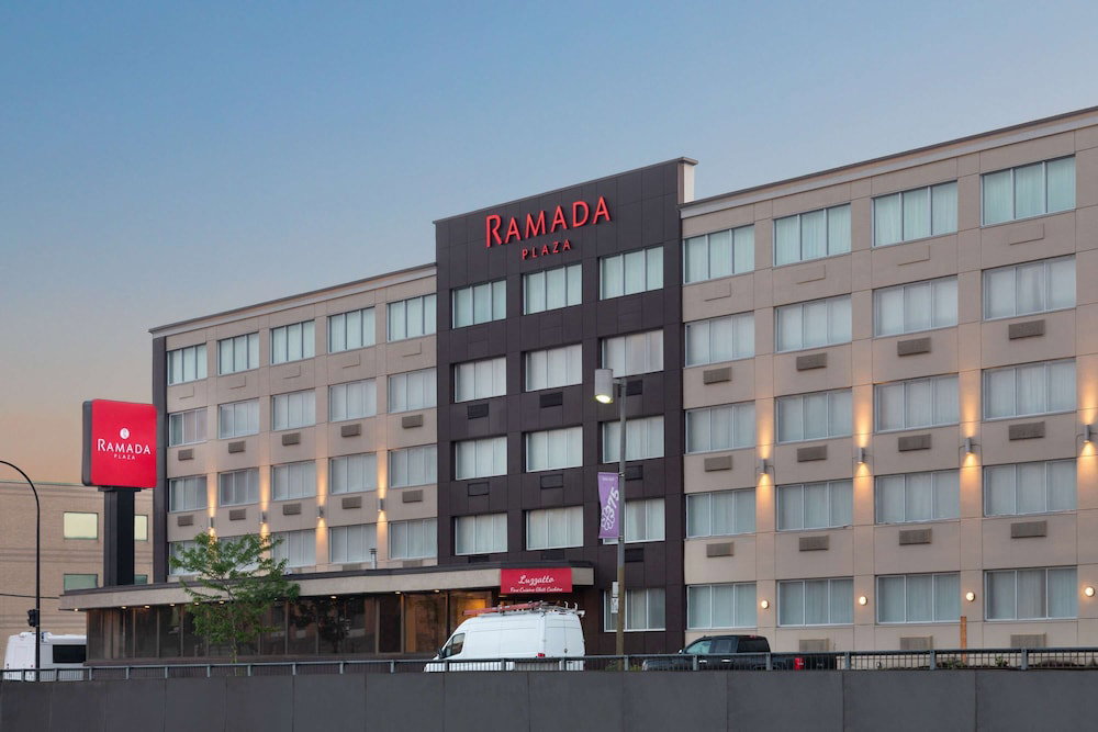 Hotel Ramada Plaza By Wyndham Montreal
