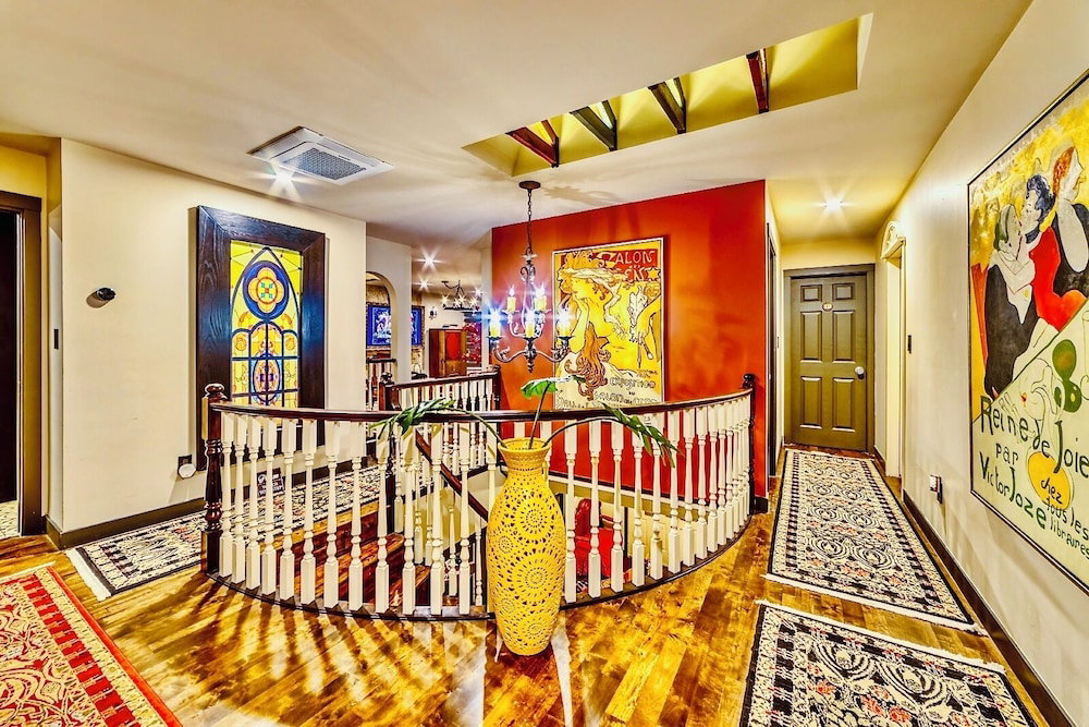 Hotel Neocolonial Nouveau Kensington Vacation Home