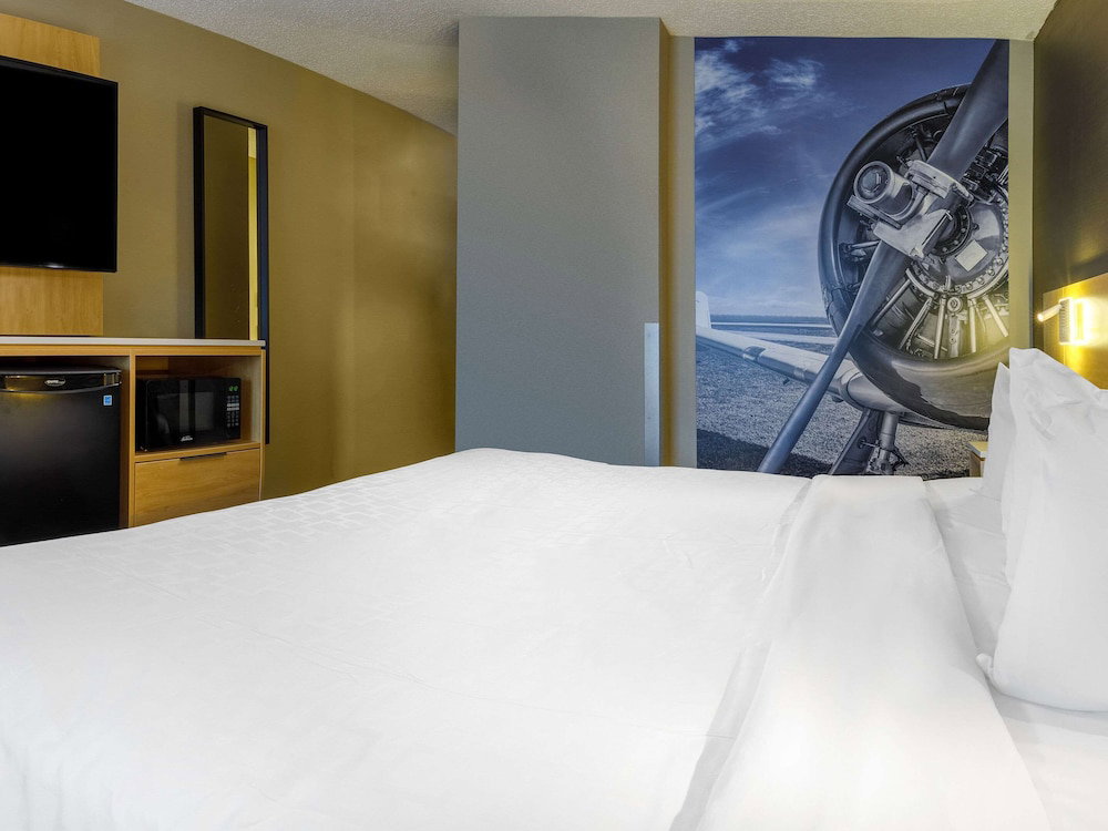 Hotel Clarion Pointe Quebec Airport