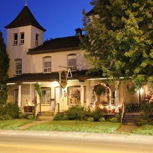 Hotel Auberge Les Deux Tours cazare Jonquiere