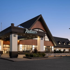 Hotel Radisson Hotel Montreal Airport cazare Saint-Laurent