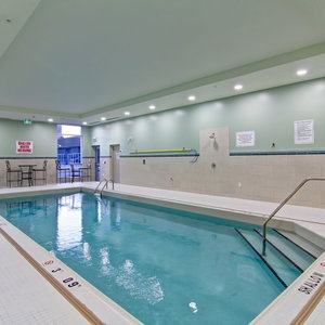 Hotel Holiday Inn Express & Suites Oshawa Downtown - Toronto Area By Ihg cazare Oshawa