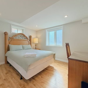 Hotel Cozy Rooms In Bright Walkout Suite - Newly Renovated 2026 cazare Richmond Hill