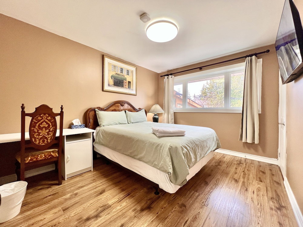 Hotel Renovated Rooms 10-Min To Finch Subway Near Yonge St