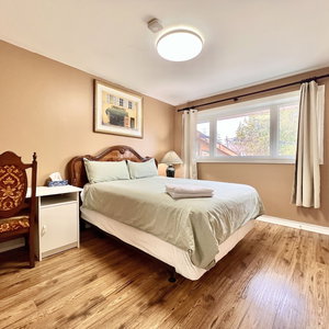 Hotel Renovated Rooms 10-Min To Finch Subway Near Yonge St cazare Bayview Woods-Steeles
