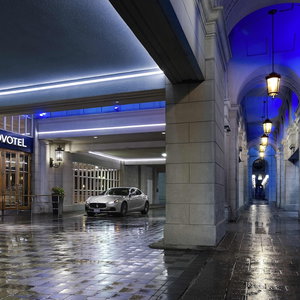 Hotel Novotel Toronto Centre cazare Bay Street Corridor