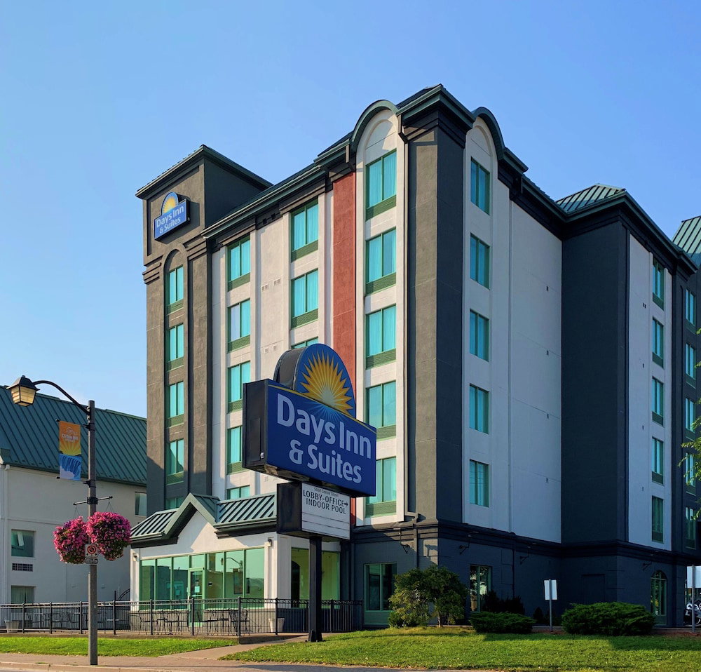 Hotel Days Inn & Suites By Wyndham Niagara Falls Centre St. By The Falls