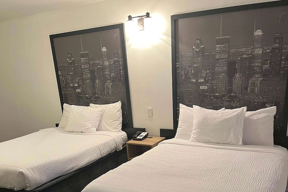 Hotel Super 8 By Wyndham Montreal