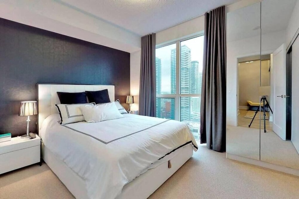 Hotel Skyline Suites - Next To Mtcc, Acc & Cn Tower