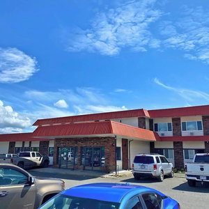 Hotel Nights Inn cazare 100 Mile House