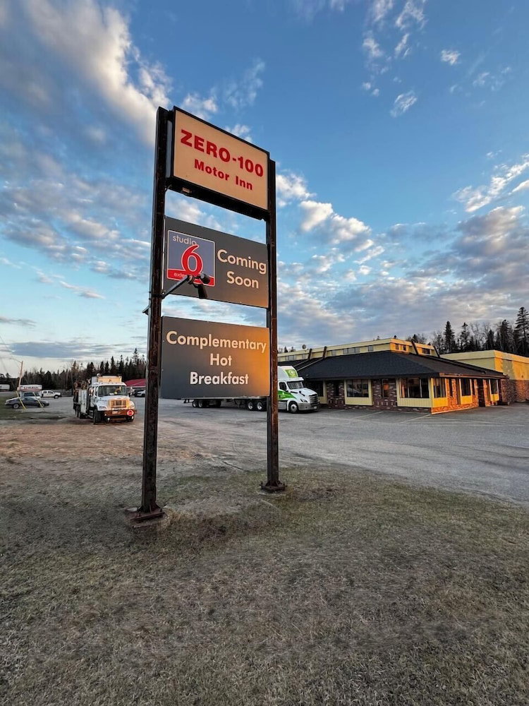 Hotel Zero-100 Motor Inn