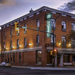 Hotel The Baker Hotel cazare Cranbrook