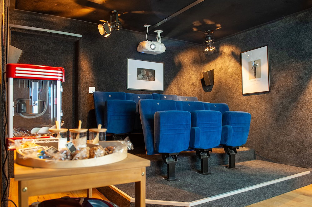 Hotel Cinéma Enchanté - Cinéma & Bain Nordique