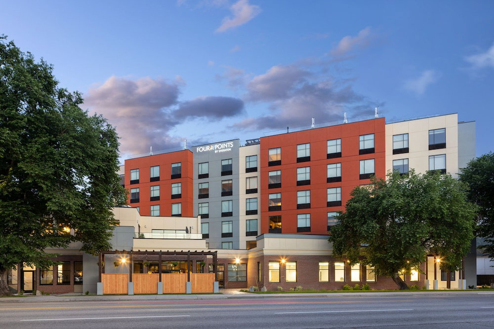 Hotel Four Points By Sheraton Penticton At The Convention Centre