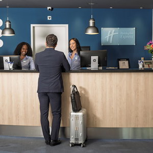 Hotel Holiday Inn Express Geneva Airport By Ihg cazare Les Avanchets