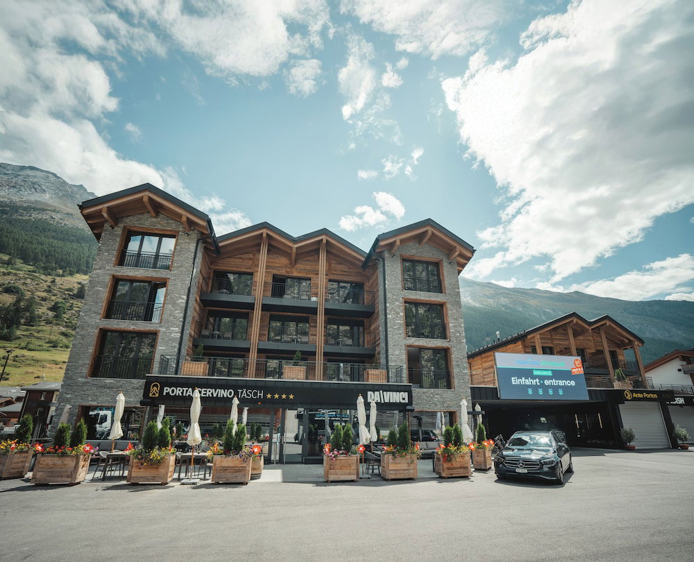Hotel Hotel Porta Cervino - Parking & Dining