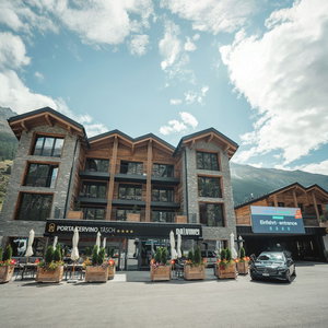 Hotel Hotel Porta Cervino - Parking & Dining cazare Tasch