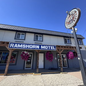 Hotel Ramshorn Motel cazare Lumby