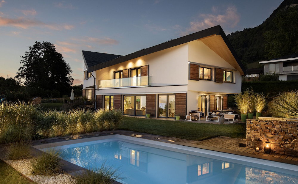 Hotel Montreux Holiday Home