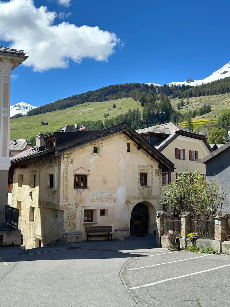 Hotel Chasa Veglia