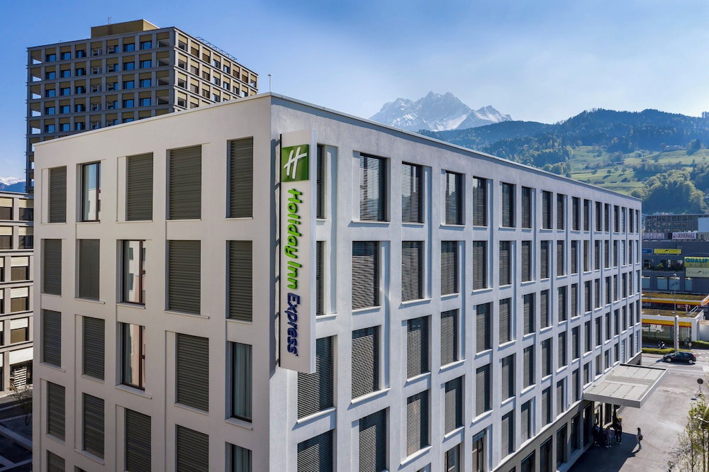 Hotel Holiday Inn Express Luzern - Kriens By Ihg