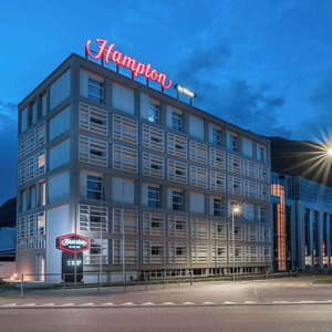 Hotel Hampton By Hilton Locarno cazare Losone