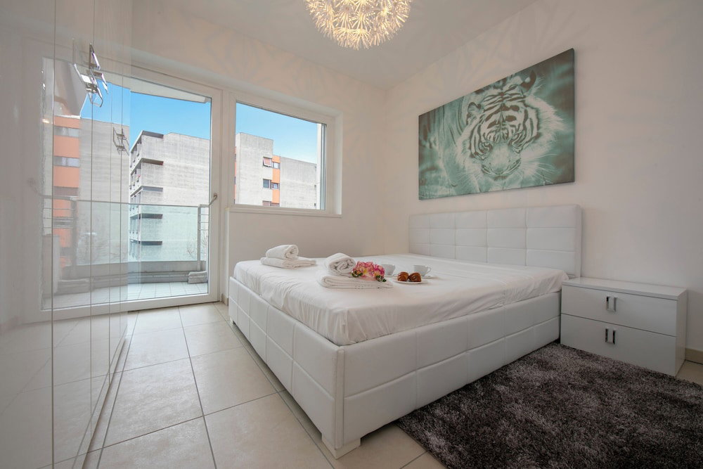 Hotel Via Al Chioso Apartments