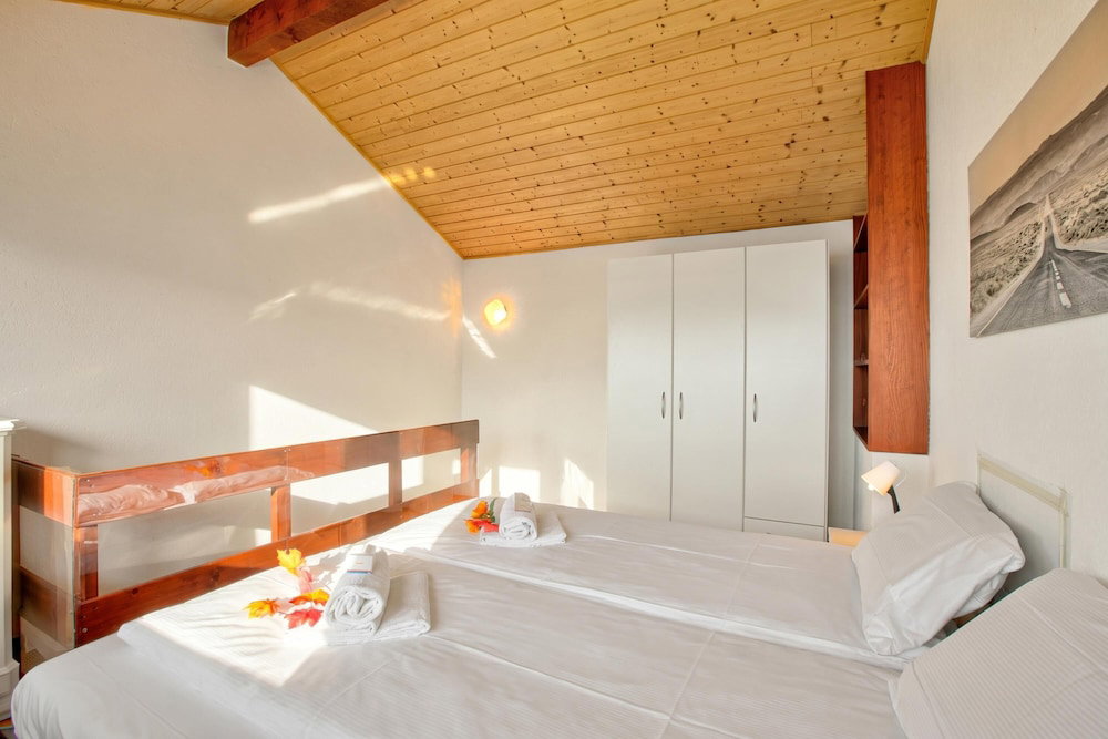 Hotel Angelina: Panoramic Lake View House On Monte Bre Terrace & Balcony